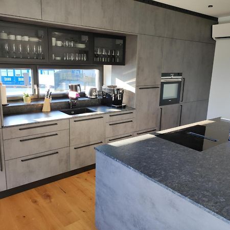 Luxurioeses Penthouse Mit Blick Auf Die Uno-City Und Dem Kaiserwasser. 3Schlafzimmer, 2 Baeder, Privat Lift Ins Apartment 비엔나 외부 사진