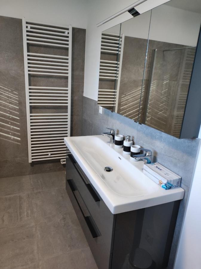 Luxurioeses Penthouse Mit Blick Auf Die Uno-City Und Dem Kaiserwasser. 3Schlafzimmer, 2 Baeder, Privat Lift Ins Apartment 비엔나 외부 사진