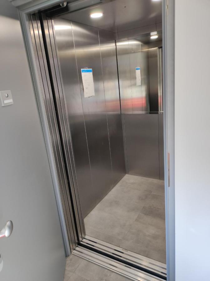 Luxurioeses Penthouse Mit Blick Auf Die Uno-City Und Dem Kaiserwasser. 3Schlafzimmer, 2 Baeder, Privat Lift Ins Apartment 비엔나 외부 사진