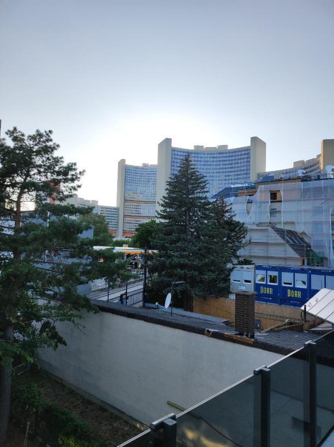 Luxurioeses Penthouse Mit Blick Auf Die Uno-City Und Dem Kaiserwasser. 3Schlafzimmer, 2 Baeder, Privat Lift Ins Apartment 비엔나 외부 사진