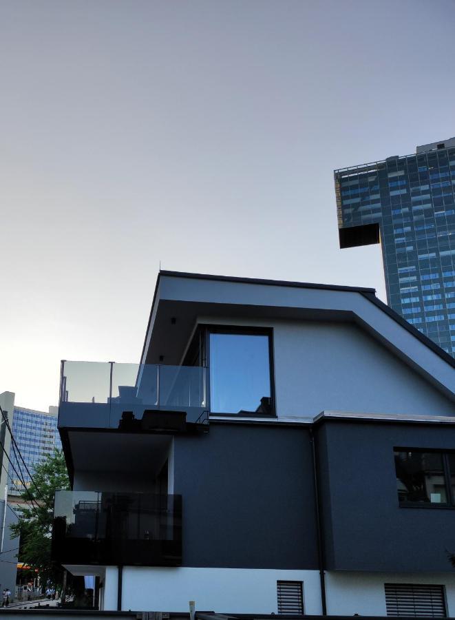 Luxurioeses Penthouse Mit Blick Auf Die Uno-City Und Dem Kaiserwasser. 3Schlafzimmer, 2 Baeder, Privat Lift Ins Apartment 비엔나 외부 사진