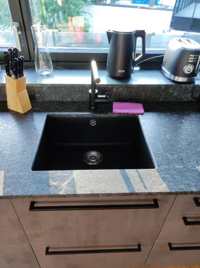 Luxurioeses Penthouse Mit Blick Auf Die Uno-City Und Dem Kaiserwasser. 3Schlafzimmer, 2 Baeder, Privat Lift Ins Apartment 비엔나 외부 사진