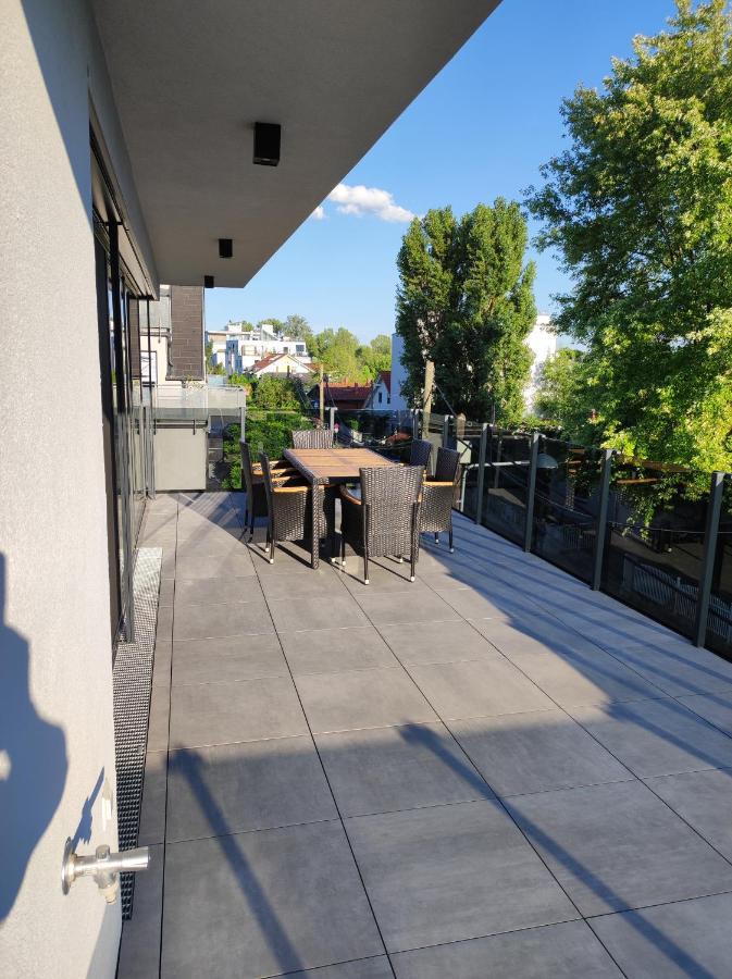 Luxurioeses Penthouse Mit Blick Auf Die Uno-City Und Dem Kaiserwasser. 3Schlafzimmer, 2 Baeder, Privat Lift Ins Apartment 비엔나 외부 사진