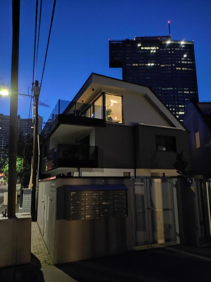 Luxurioeses Penthouse Mit Blick Auf Die Uno-City Und Dem Kaiserwasser. 3Schlafzimmer, 2 Baeder, Privat Lift Ins Apartment 비엔나 외부 사진