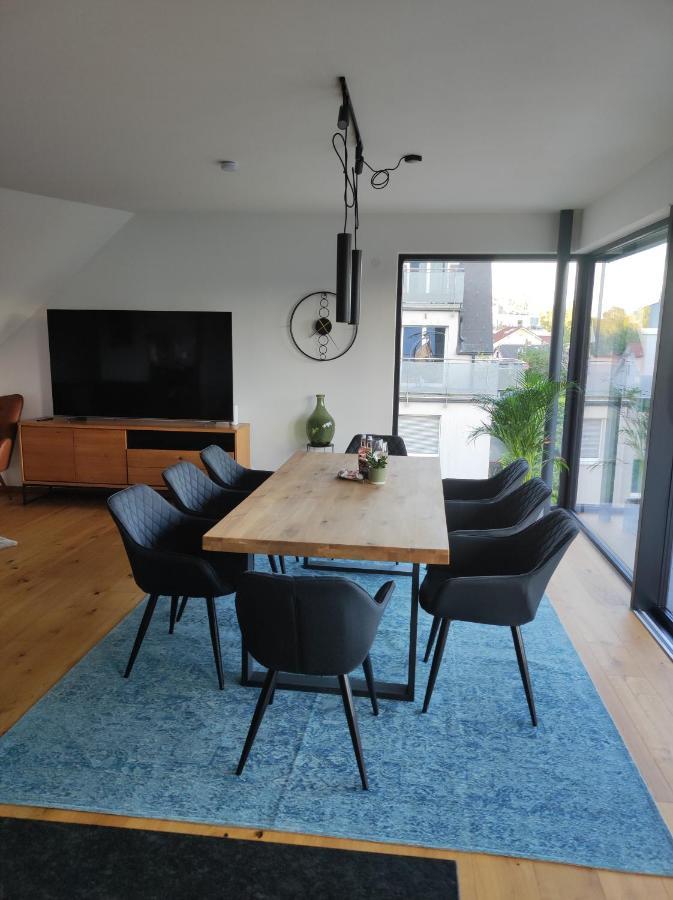 Luxurioeses Penthouse Mit Blick Auf Die Uno-City Und Dem Kaiserwasser. 3Schlafzimmer, 2 Baeder, Privat Lift Ins Apartment 비엔나 외부 사진