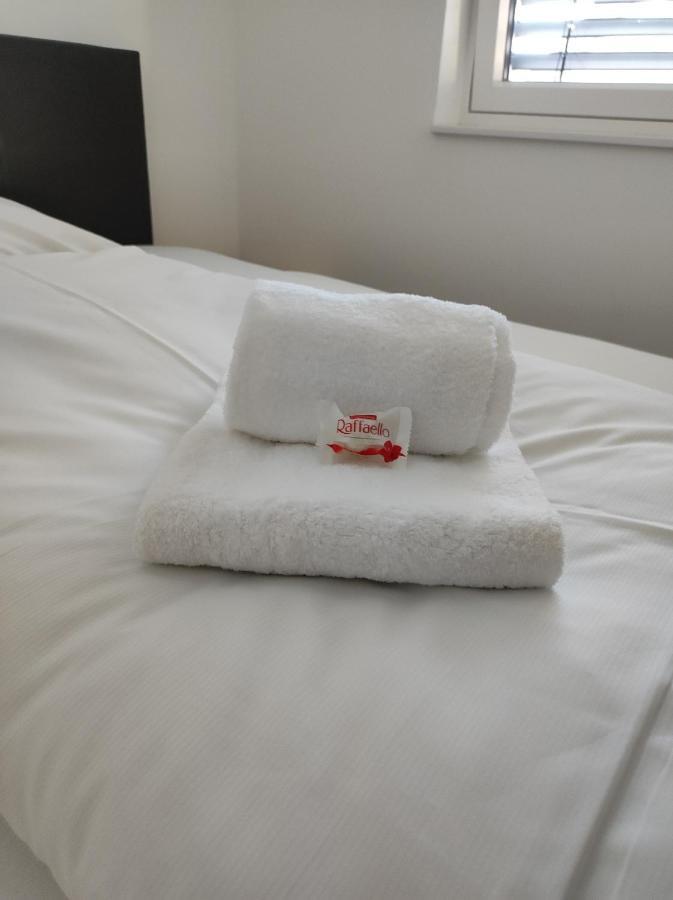 Luxurioeses Penthouse Mit Blick Auf Die Uno-City Und Dem Kaiserwasser. 3Schlafzimmer, 2 Baeder, Privat Lift Ins Apartment 비엔나 외부 사진