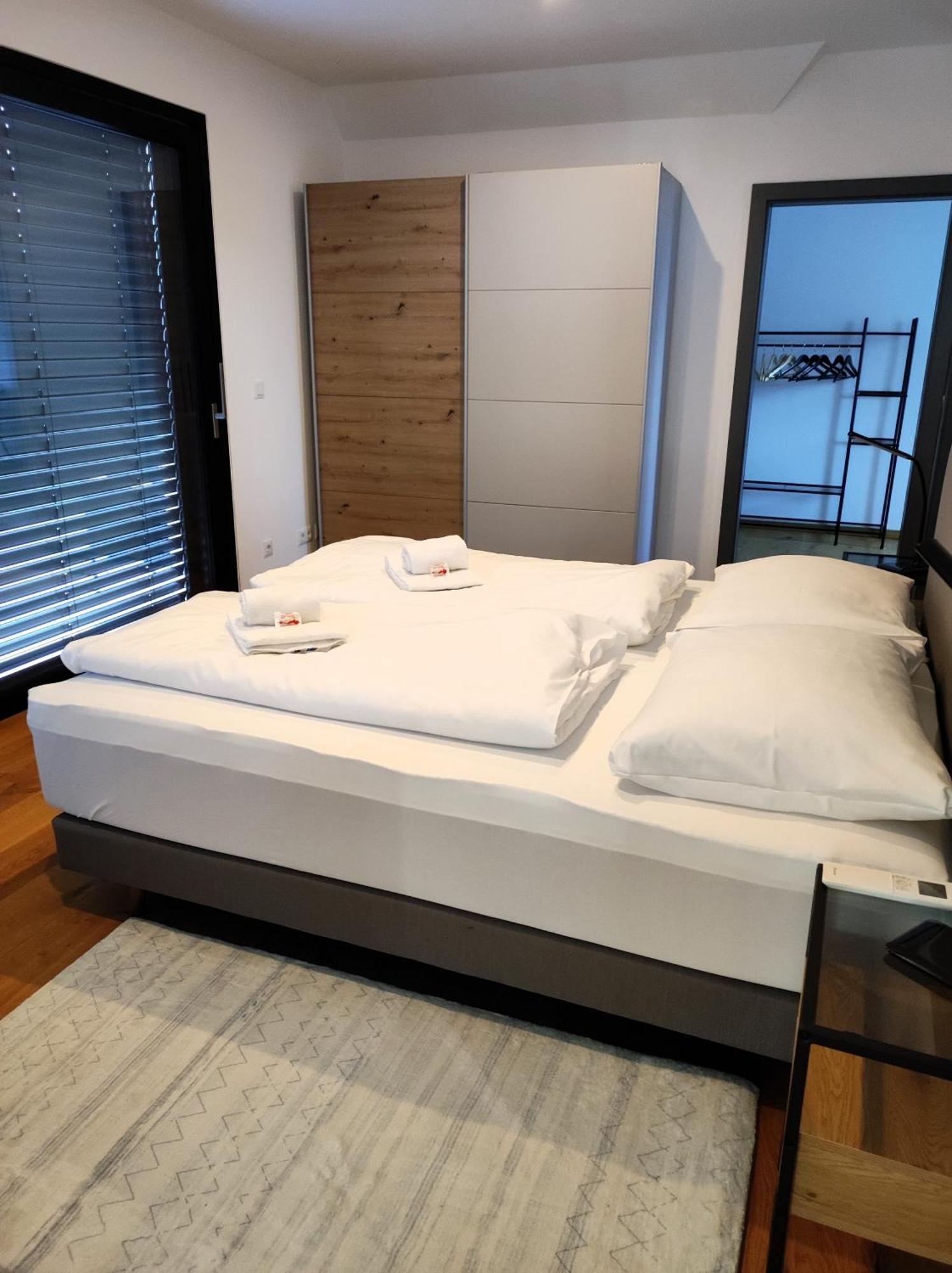 Luxurioeses Penthouse Mit Blick Auf Die Uno-City Und Dem Kaiserwasser. 3Schlafzimmer, 2 Baeder, Privat Lift Ins Apartment 비엔나 외부 사진